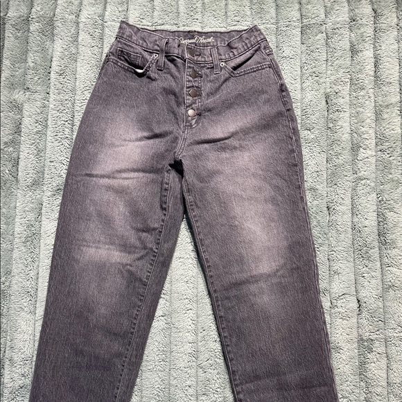 Universal Thread Mom Jeans - Picture 2 of 4